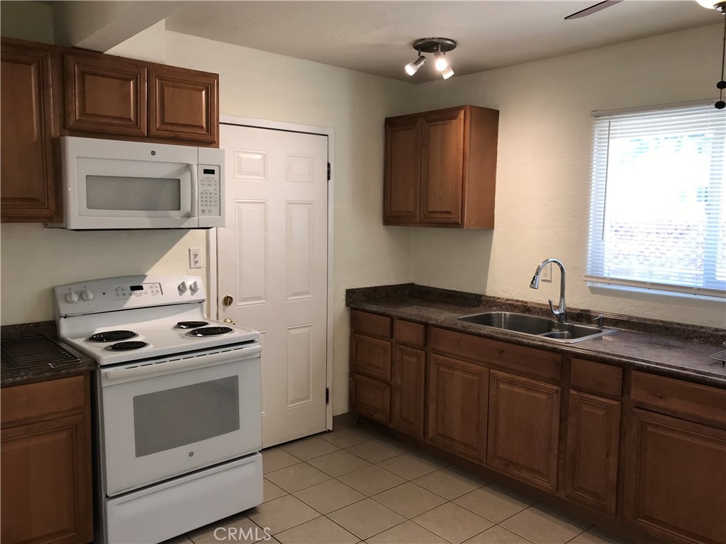380 6th Property Photo 5