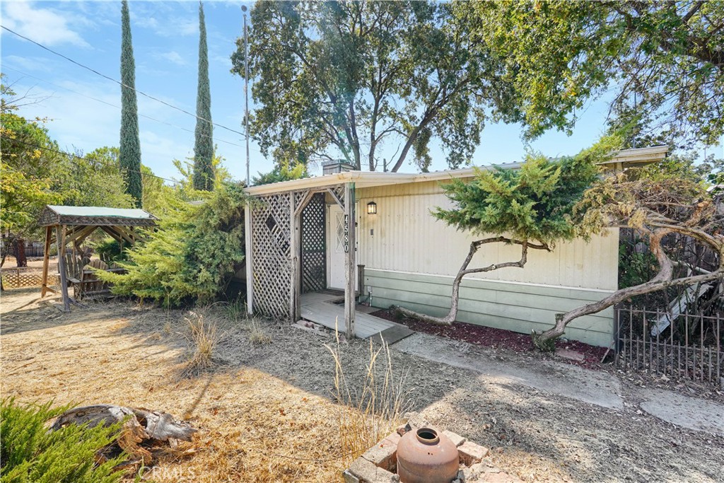 4580 S.terrace Property Photo 1
