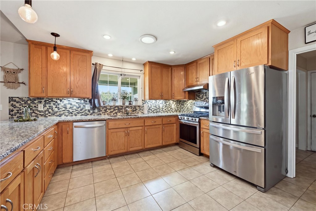18159 Fishhook Court Property Photo 8