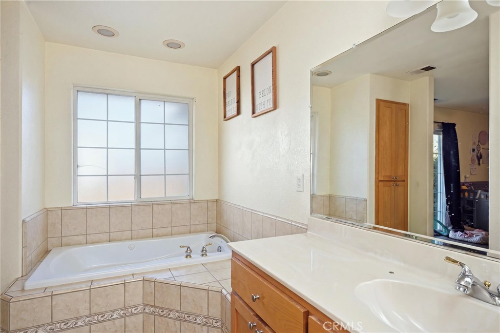 18159 Fishhook Court Property Photo 12