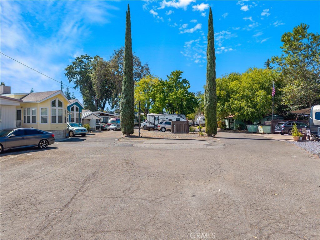 1060 N Main Street Property Photo 18