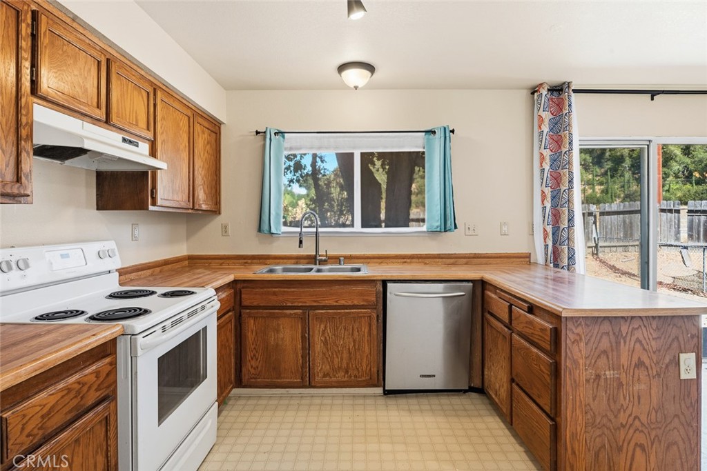 350 Forsythe Property Photo 11