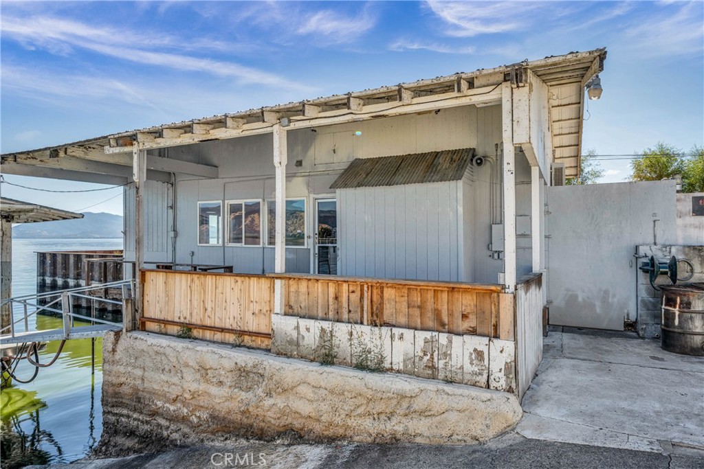 3740 Lakeshore Boulevard Property Photo 8