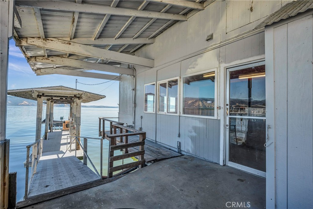 3740 Lakeshore Boulevard Property Photo 9