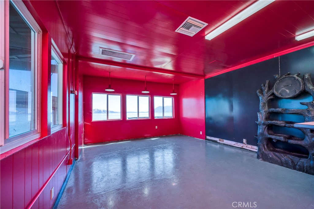3740 Lakeshore Boulevard Property Photo 11