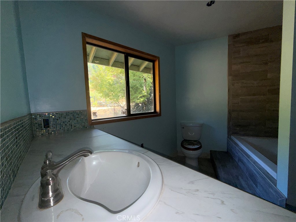 1060 Sawmill Property Photo 6