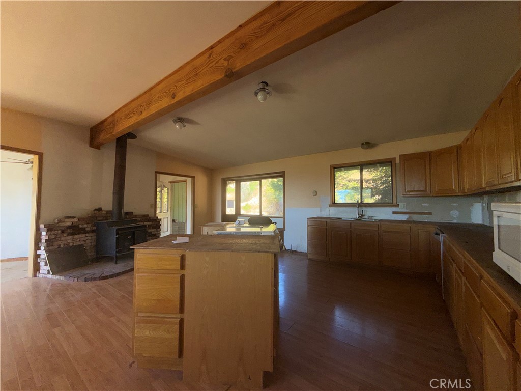 1060 Sawmill Property Photo 8