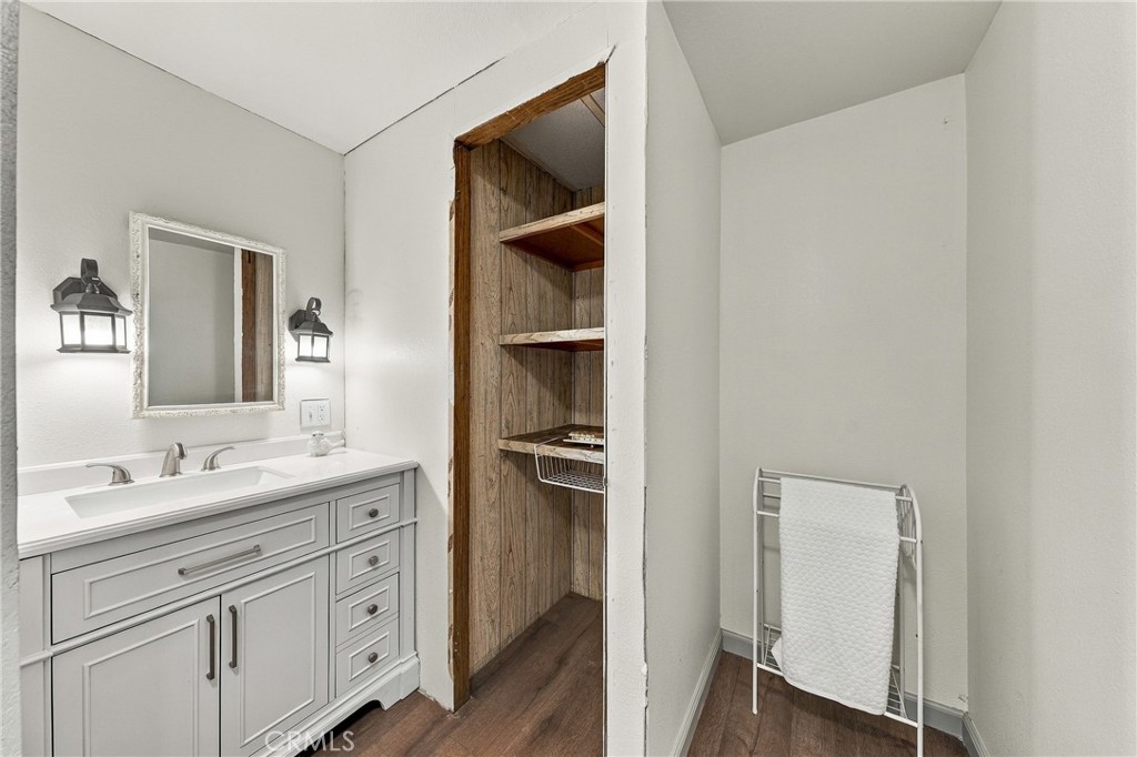 4305 Lakeshore Property Photo 8