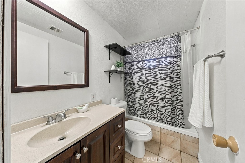 4305 Lakeshore Property Photo 12