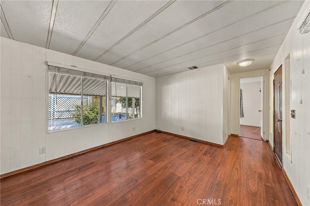 4305 Lakeshore Property Photo 23