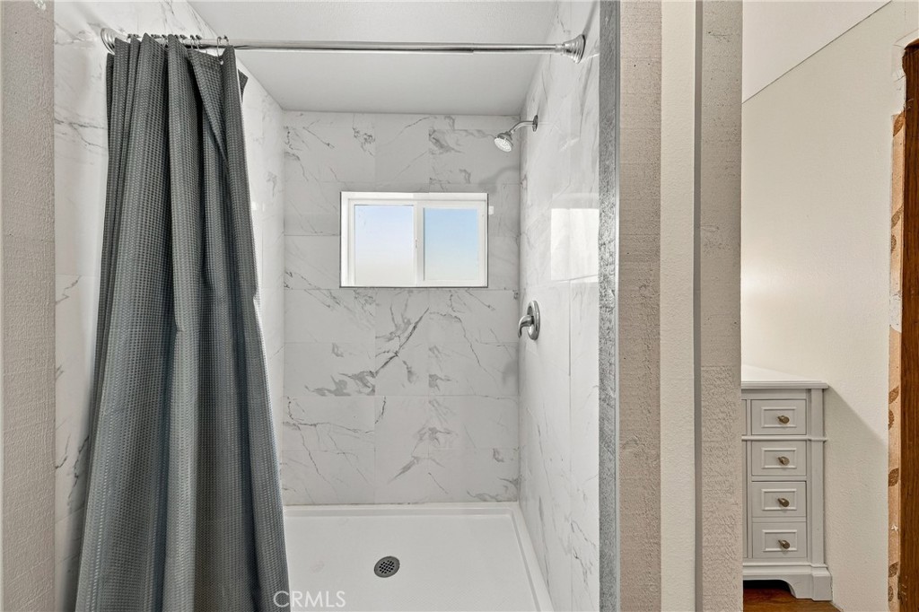 4305 Lakeshore Property Photo 28