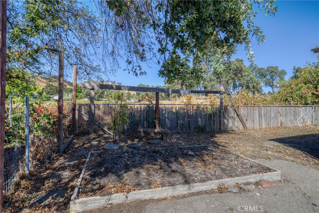 4305 Lakeshore Property Photo 34
