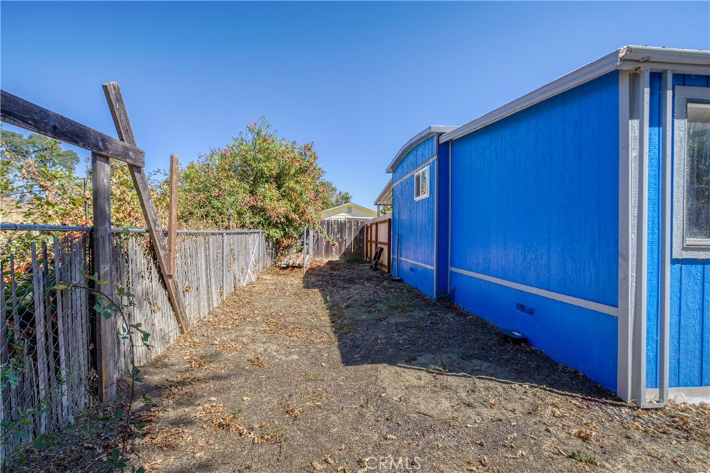 4305 Lakeshore Property Photo 36