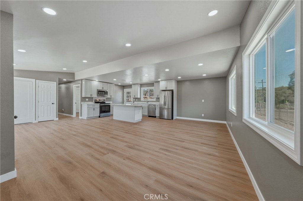 15980 32nd Property Photo 11