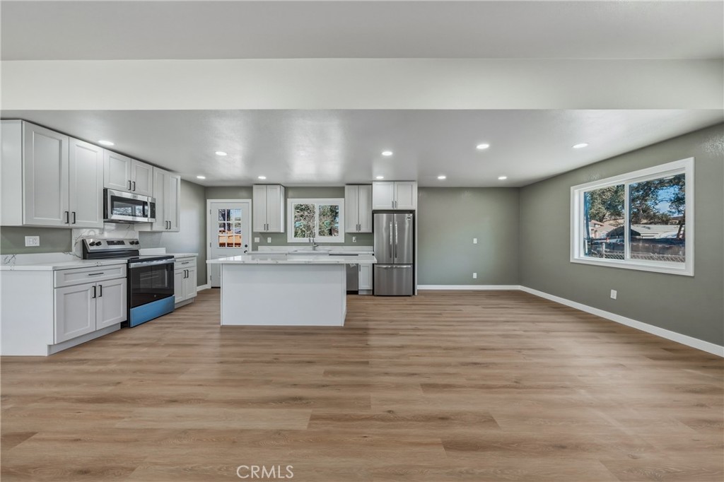 15980 32nd Property Photo 12