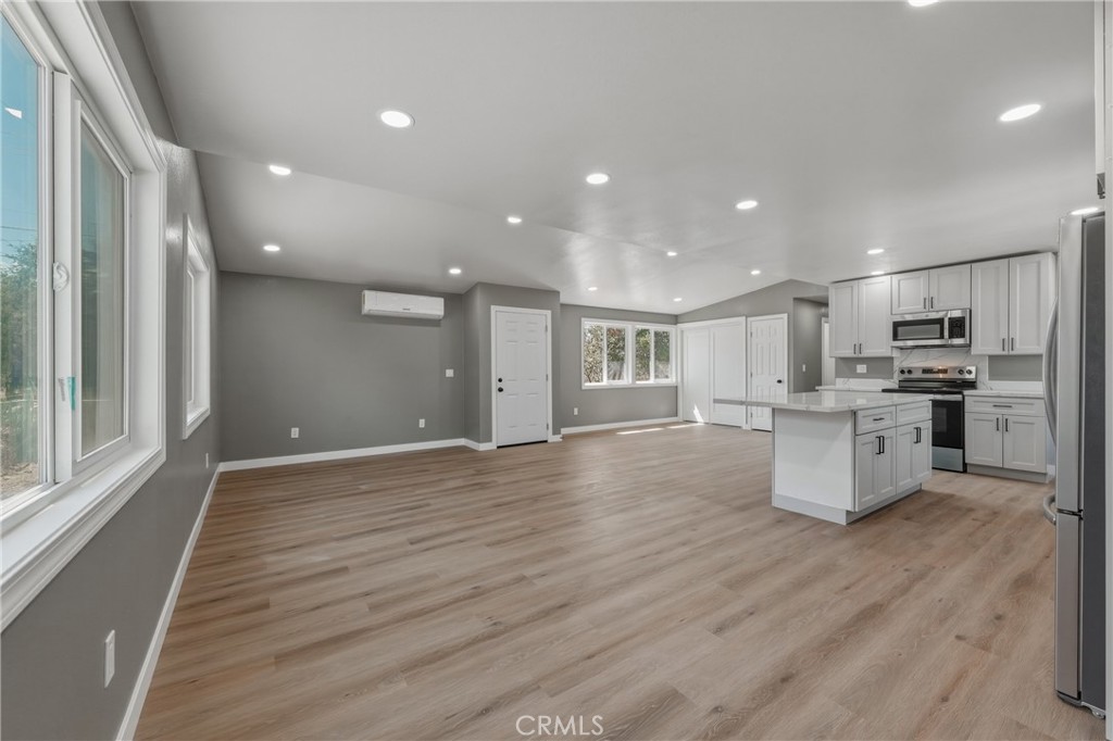 15980 32nd Property Photo 13