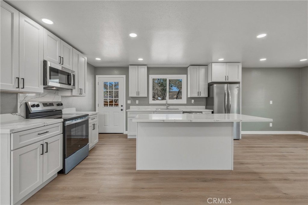 15980 32nd Property Photo 15
