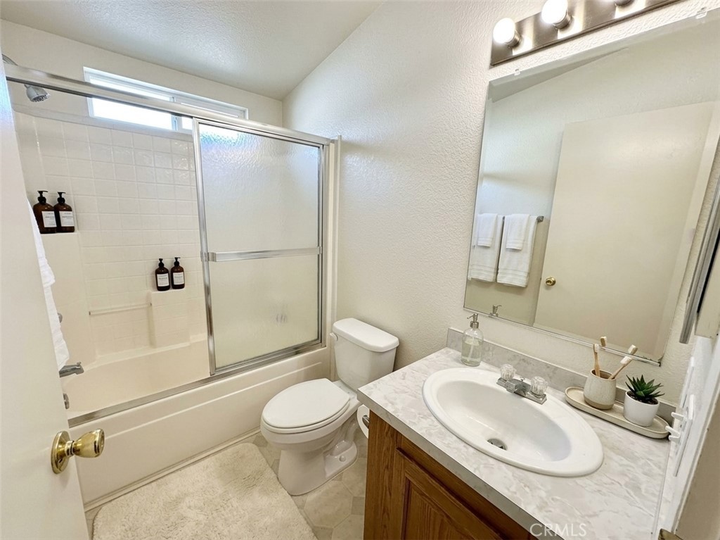 6560 Victoria Street Property Photo 9