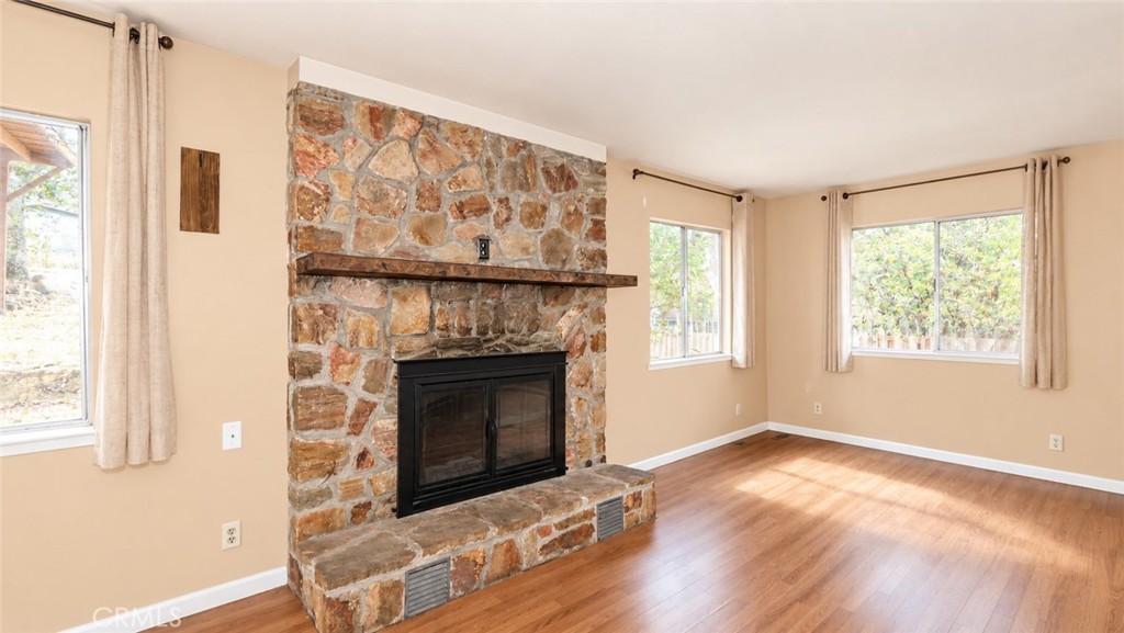 15560 32nd Avenue Property Photo 5