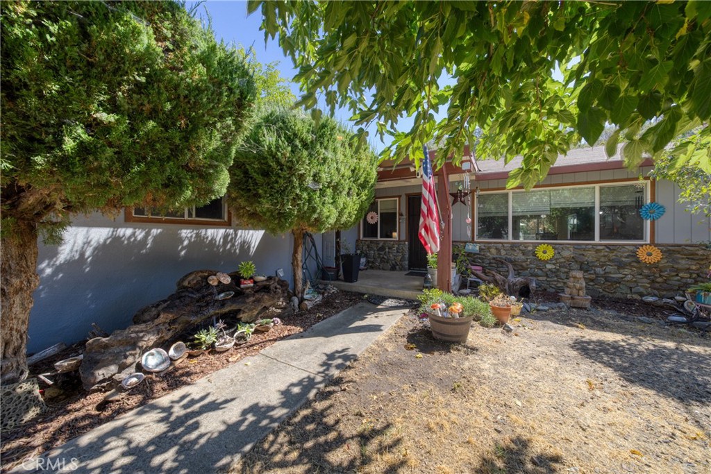 6633 Victoria Property Photo 2