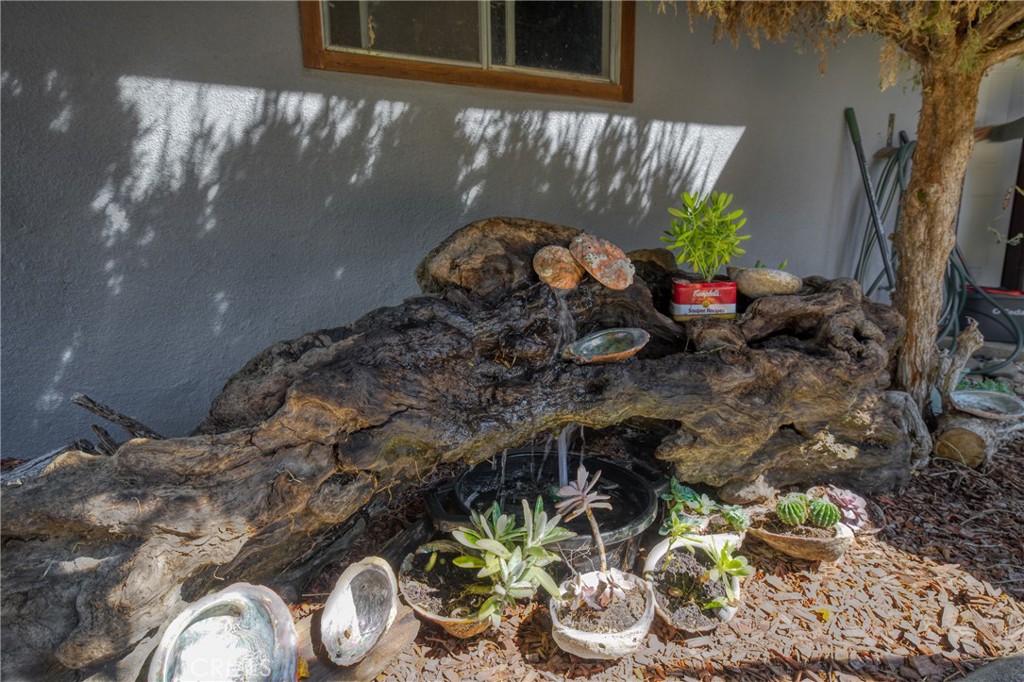 6633 Victoria Property Photo 3