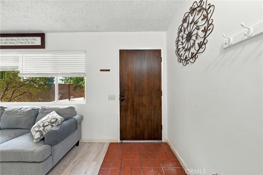 6633 Victoria Property Photo 4