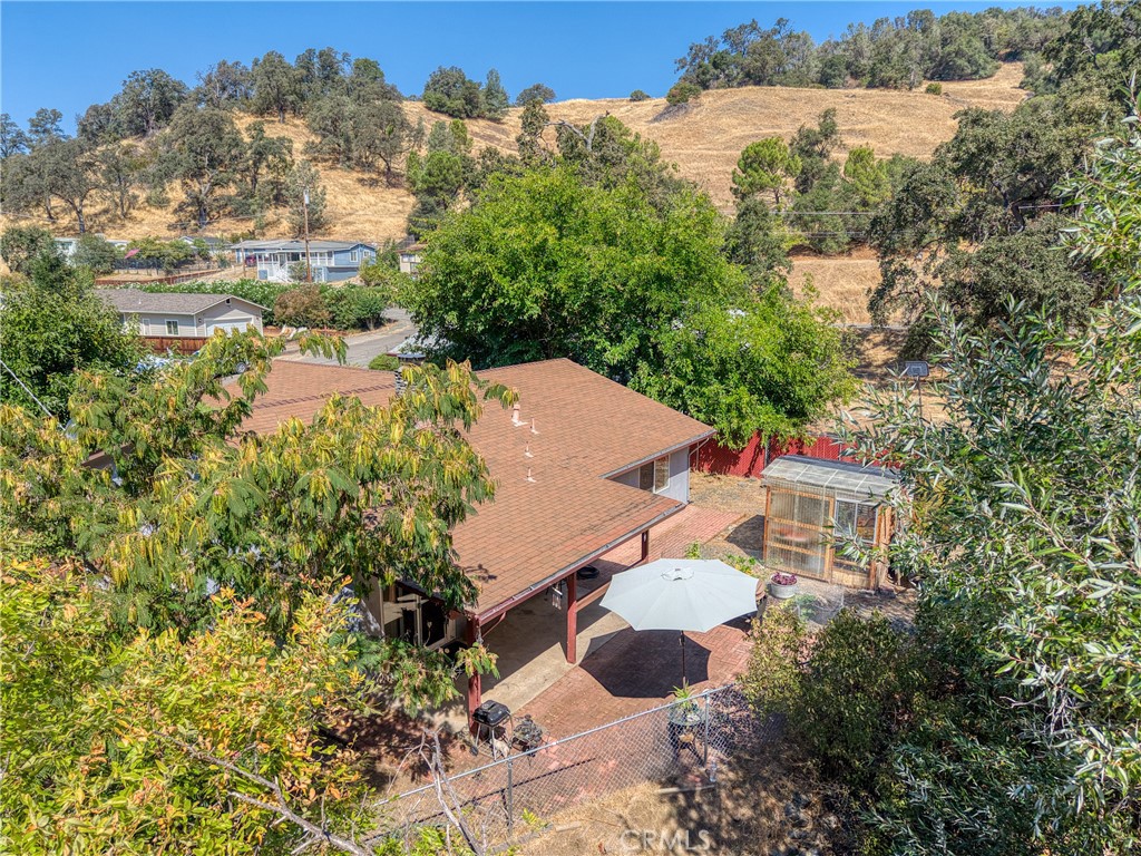 6633 Victoria Property Photo 32