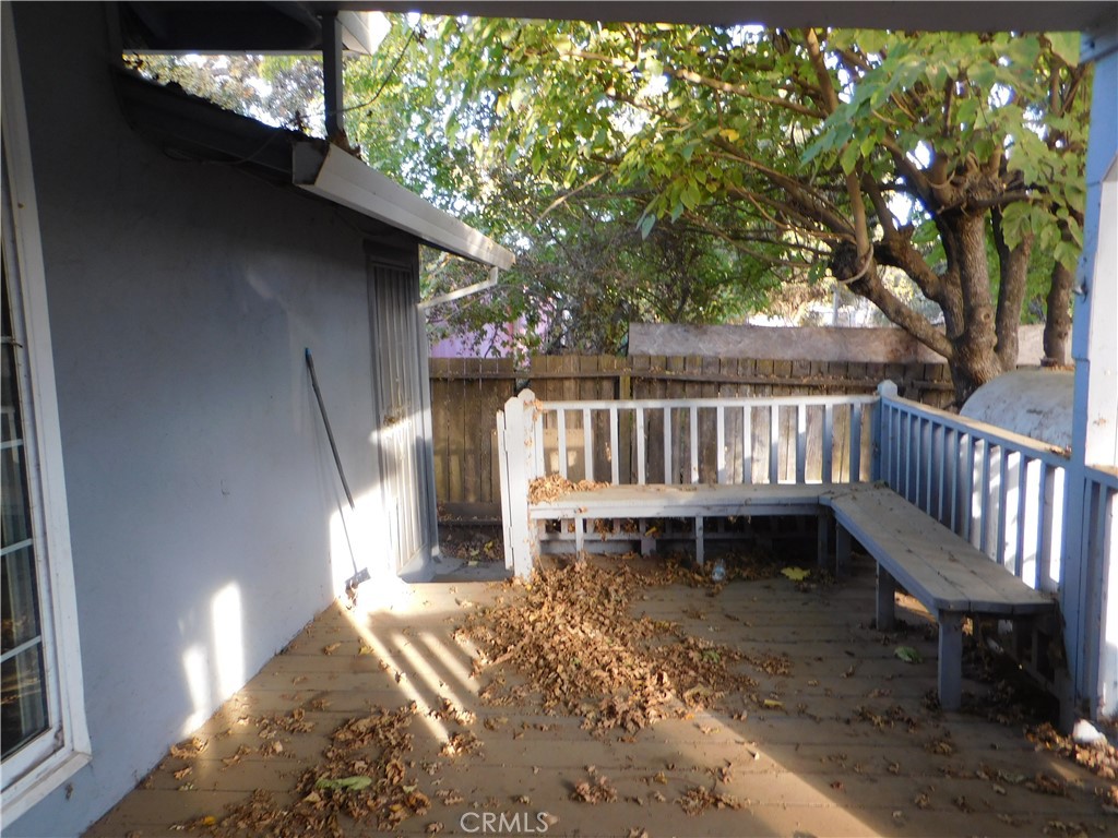 14420 Walnut Avenue Property Photo 5