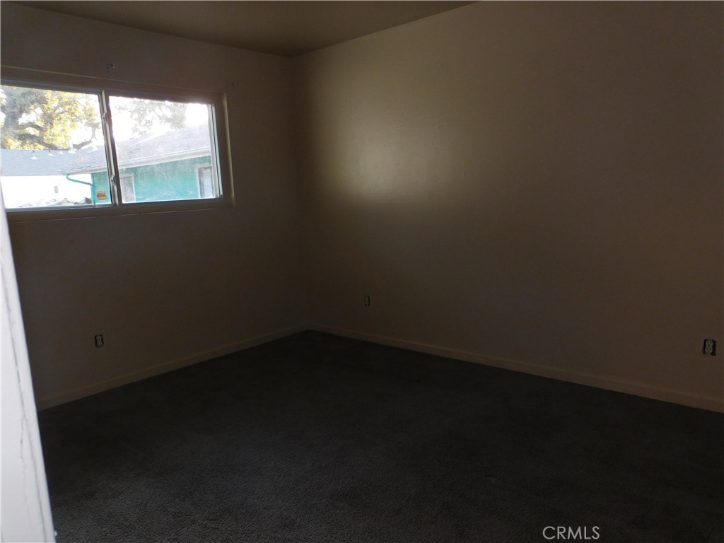 14420 Walnut Avenue Property Photo 10