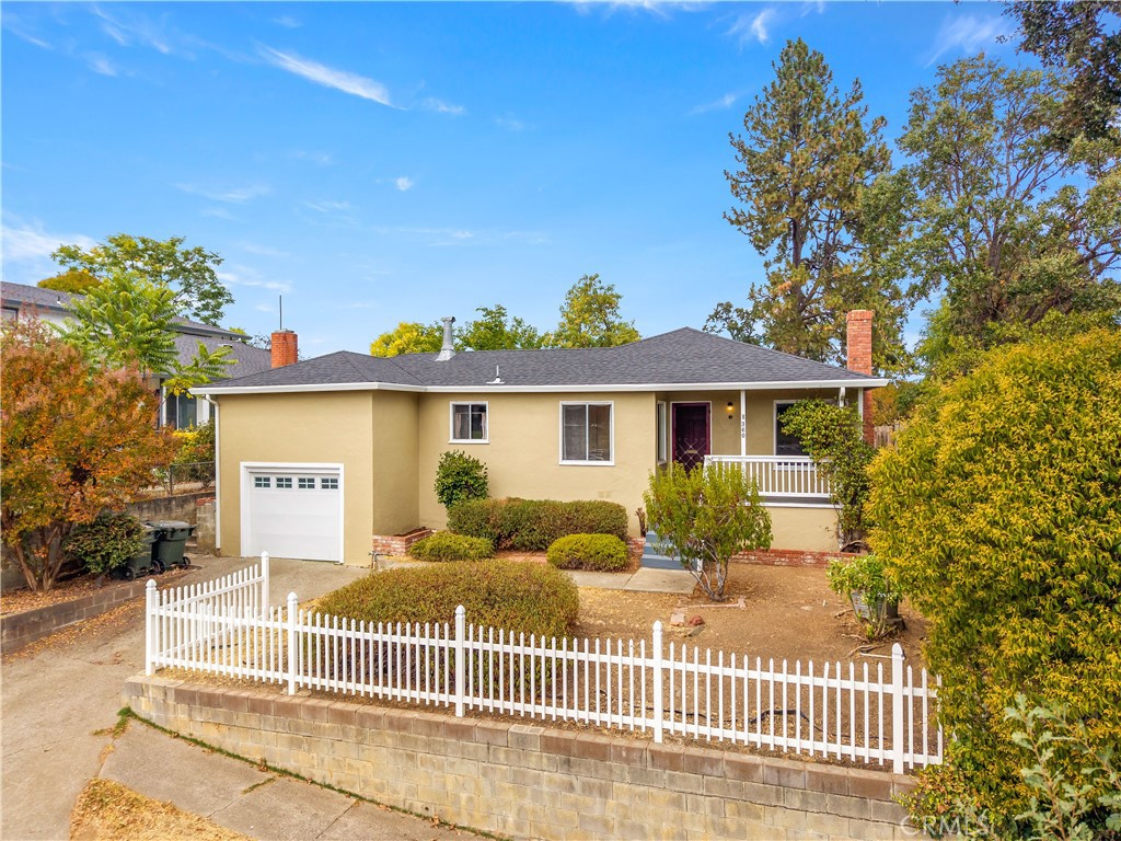 360 3rd Property Photo 3