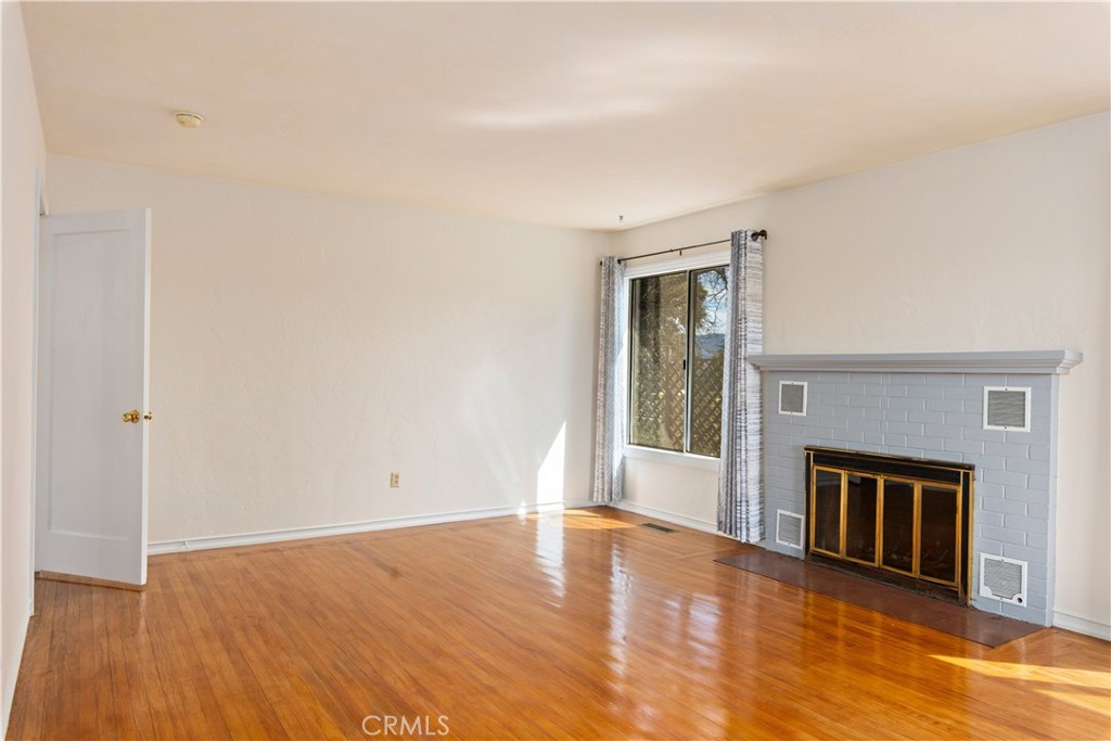 360 3rd Property Photo 8