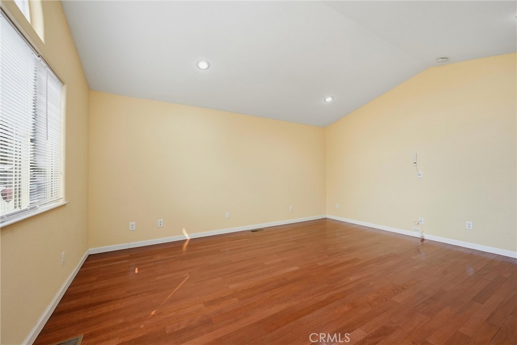668 1st Street Property Photo 6