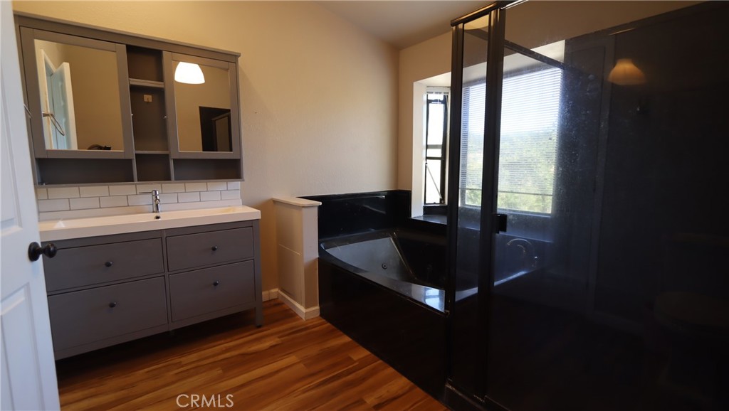 9767 Venturi Property Photo 12