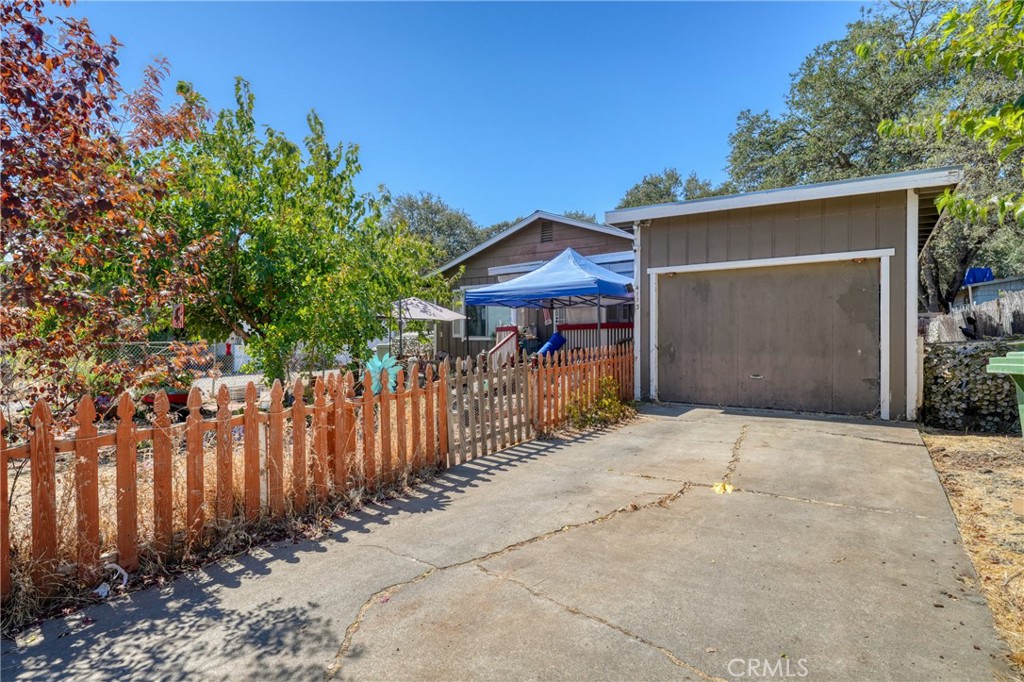 4113 Spruce Property Photo 1