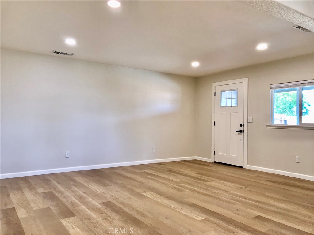 2040 Finley East Road Property Photo 3
