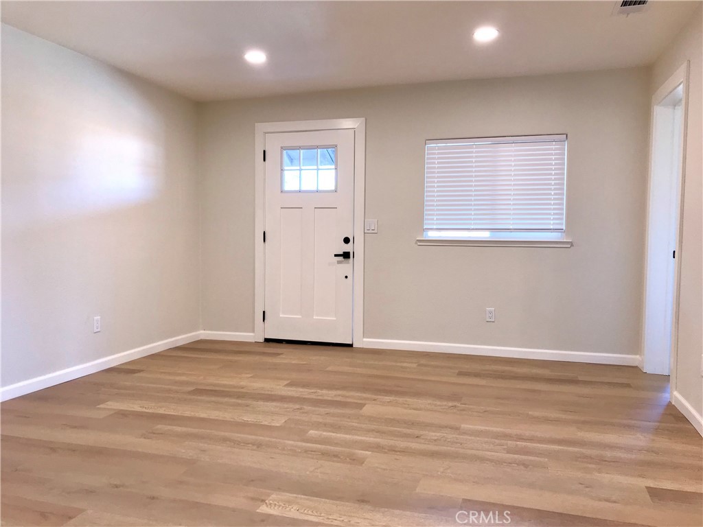 2040 Finley East Road Property Photo 4