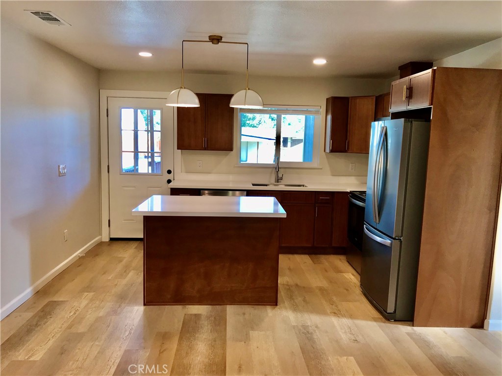 2040 Finley East Road Property Photo 5