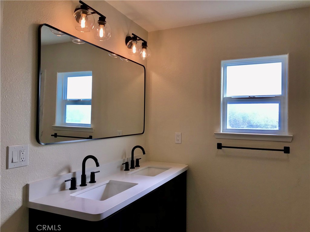 2040 Finley East Road Property Photo 20