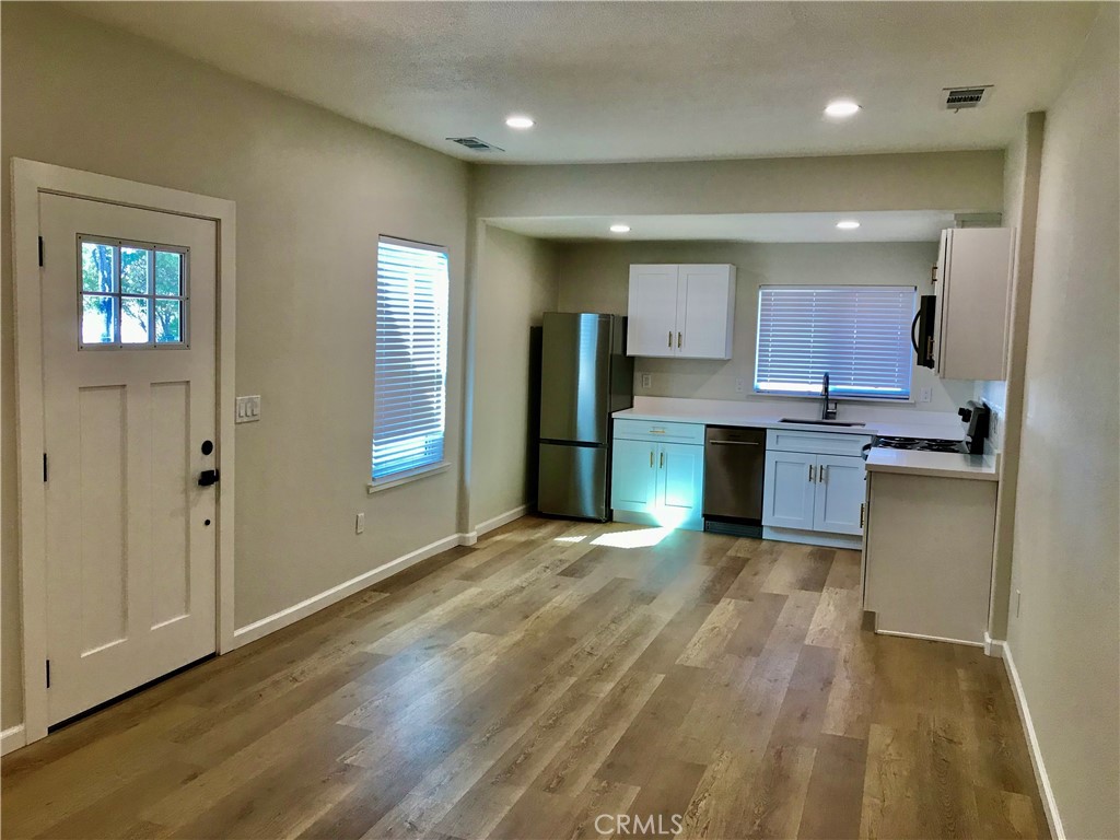 2042 Finley East Property Photo 7