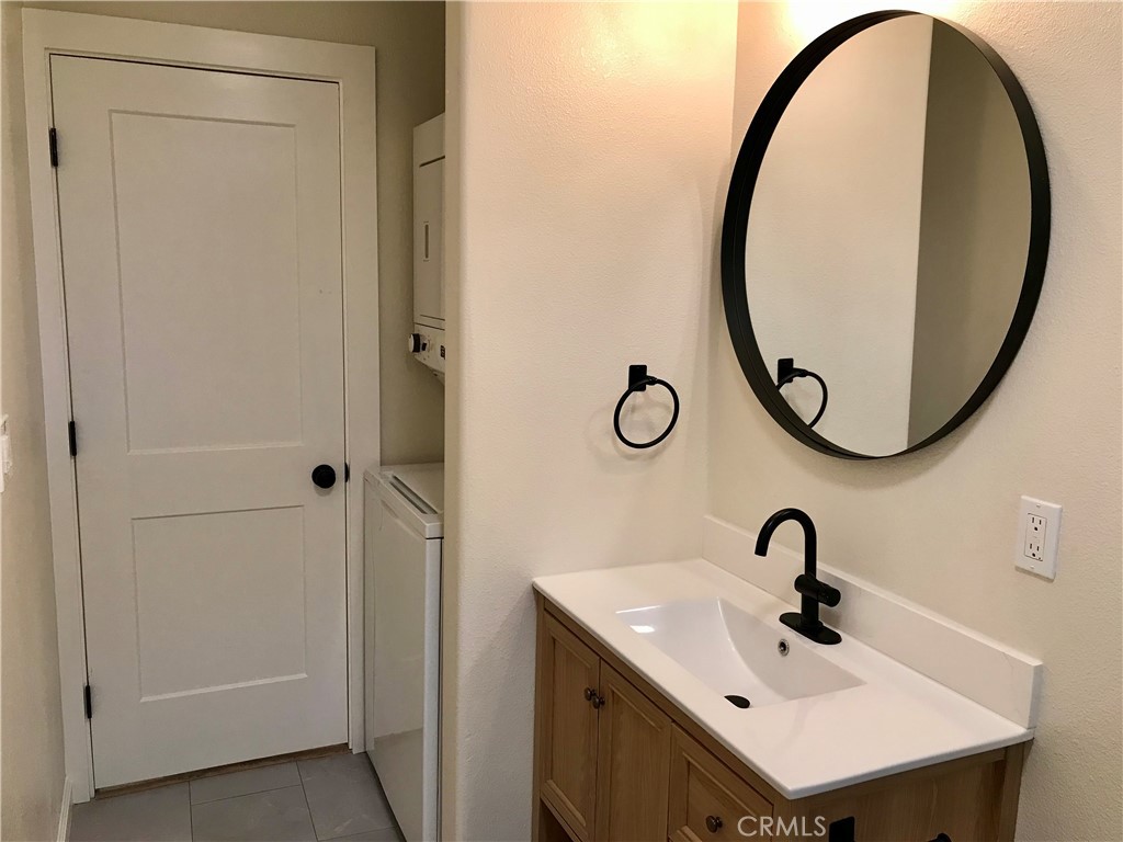 2042 Finley East Property Photo 9