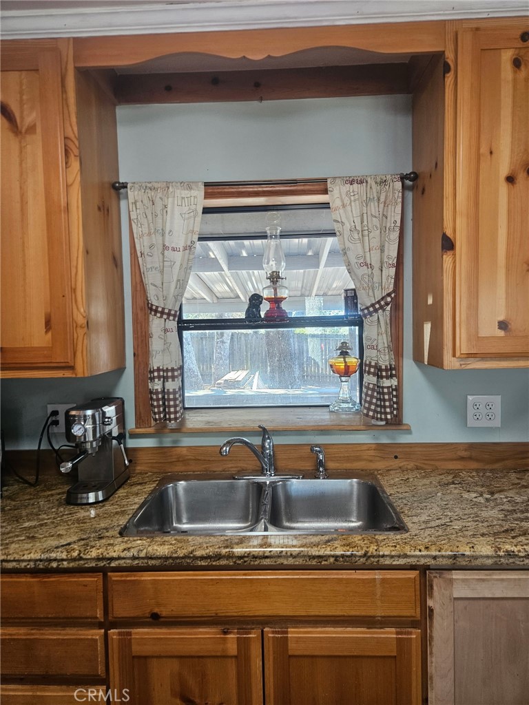 15973 33rd Property Photo 12