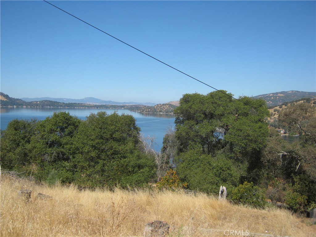 3015 Oak Crest Property Photo 1