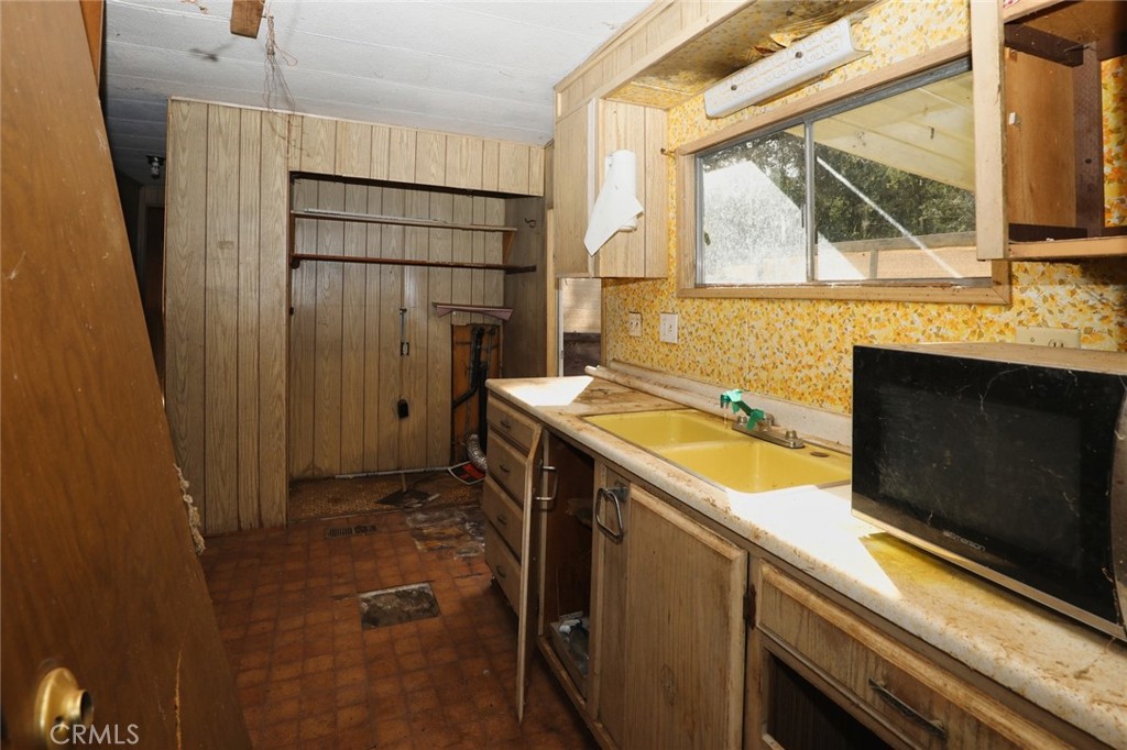 5953 James Property Photo 8