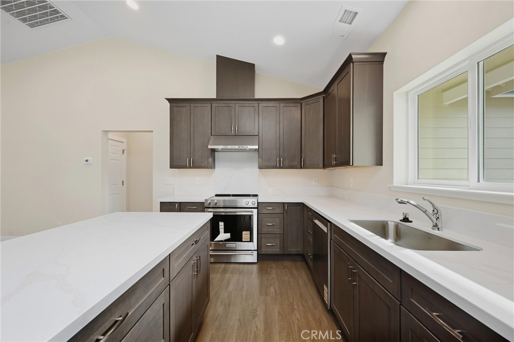 1267 Fenway Property Photo 15