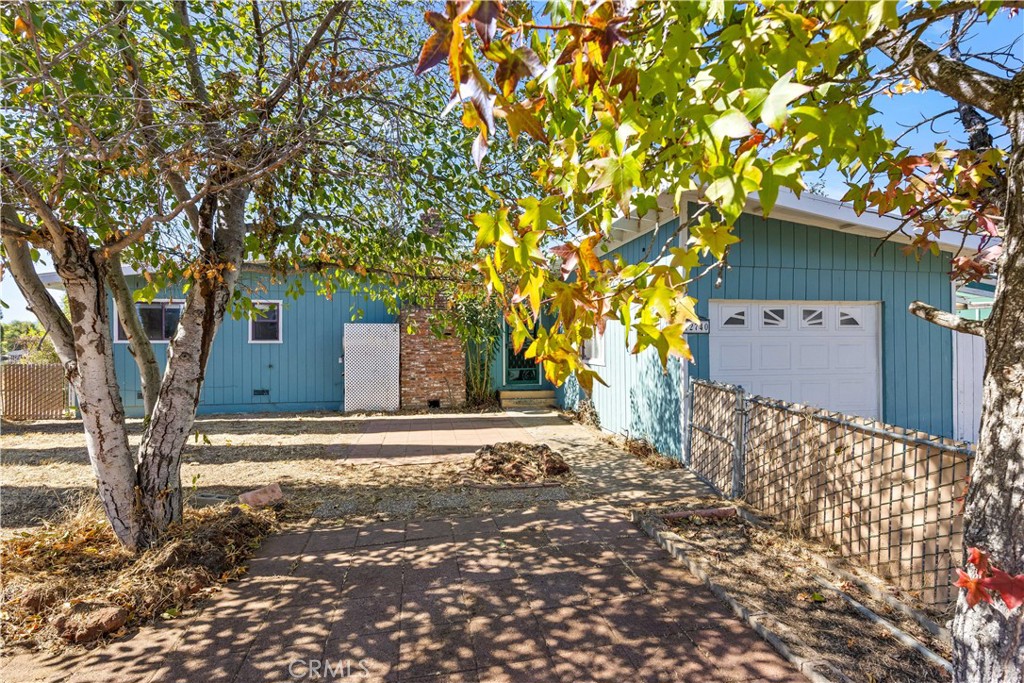 12740 Island Circle Property Photo 1