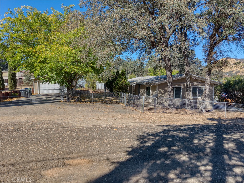 3313 Green Property Photo 3