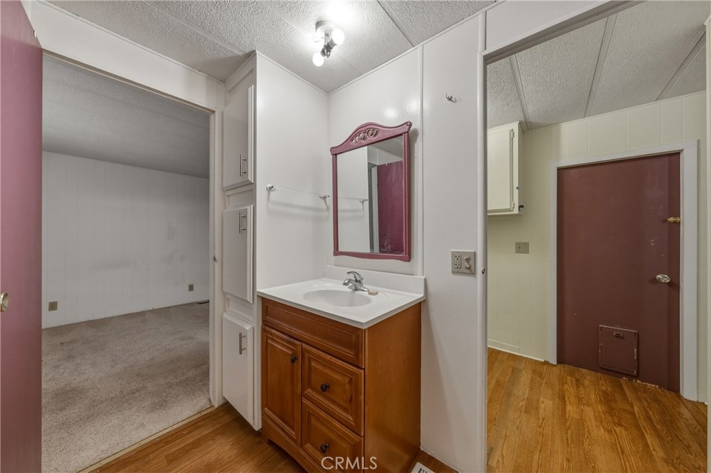 1025 Martin 52 Property Photo 13