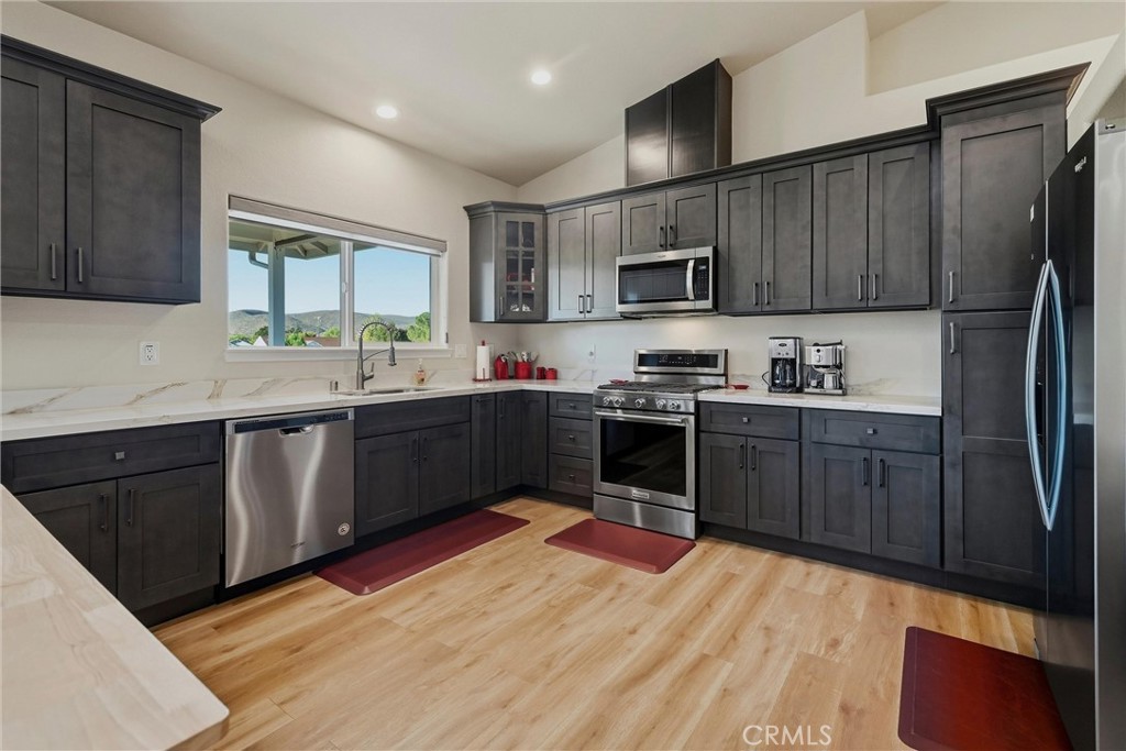 18733 Hidden Valley Road Property Photo 13