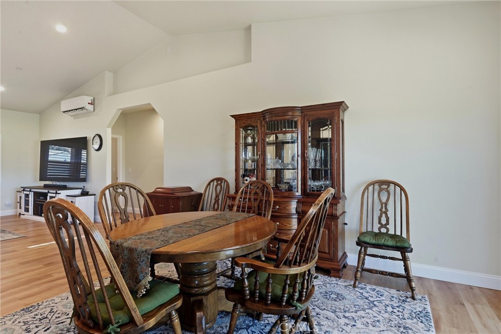 18733 Hidden Valley Road Property Photo 15
