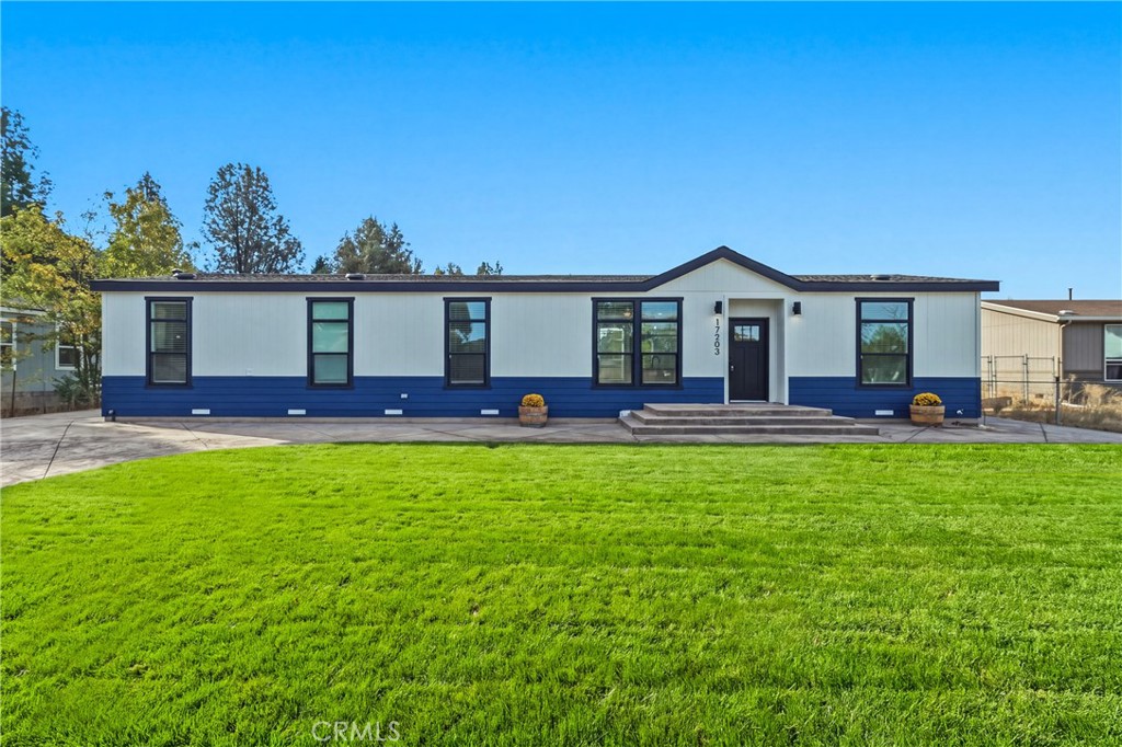 17203 Mustang Court Property Photo 1